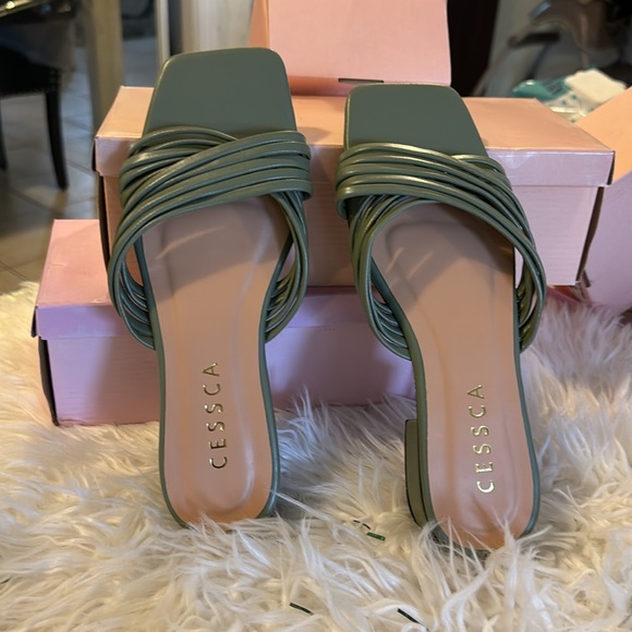 LOW HEEL SLIPPERS SIZE 7 NEW NEVER WORN - Picture 4 of 4